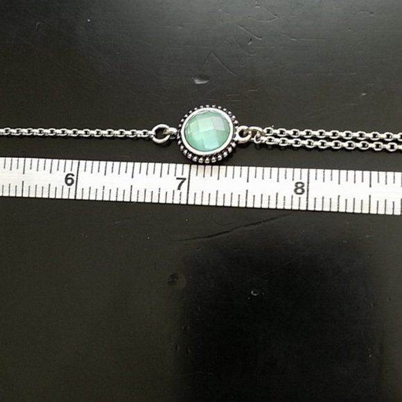 Green Crystal & Silver Necklace - Picture 5 of 7